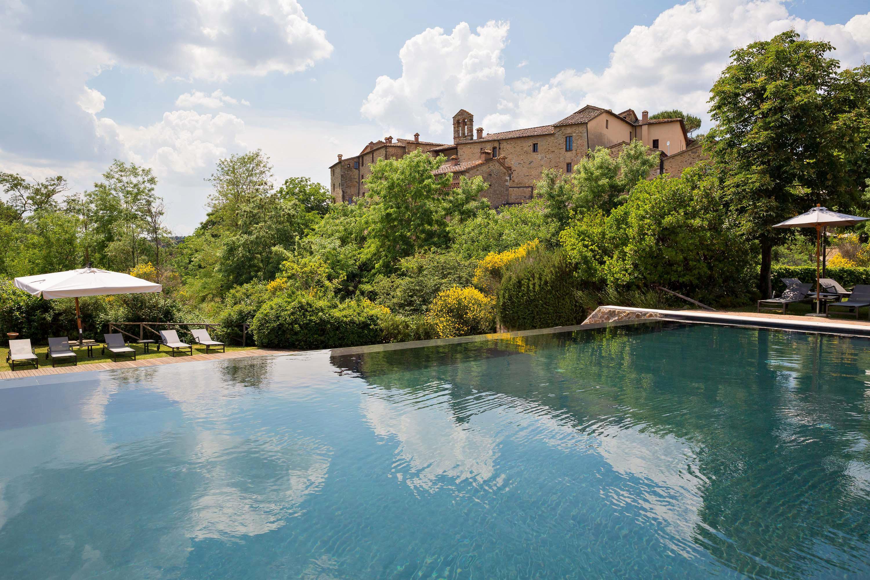 Castel Monastero - The Leading Hotels Of The World Castelnuovo Berardenga Exteriör bild