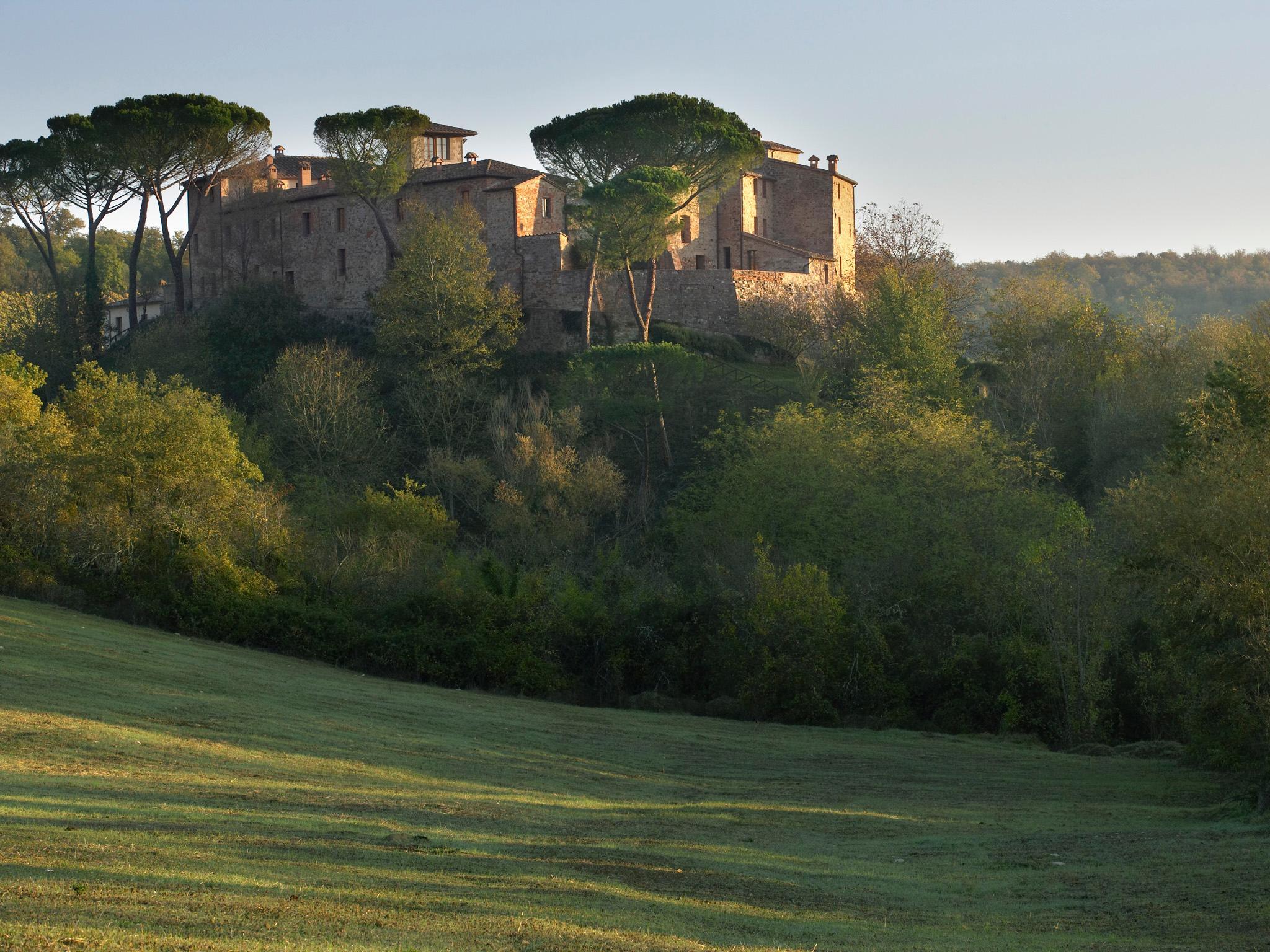 Castel Monastero - The Leading Hotels Of The World Castelnuovo Berardenga Exteriör bild