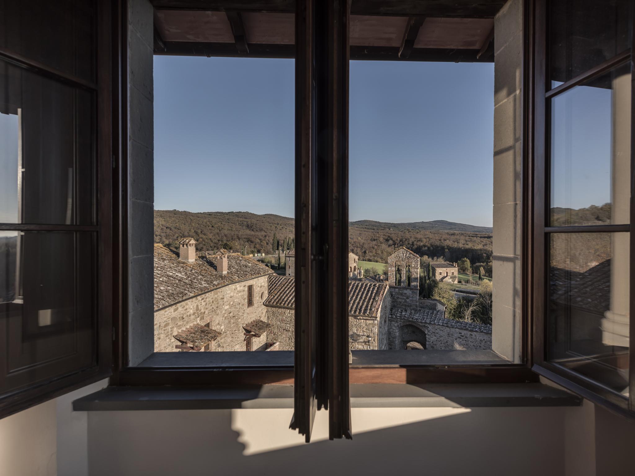 Castel Monastero - The Leading Hotels Of The World Castelnuovo Berardenga Exteriör bild